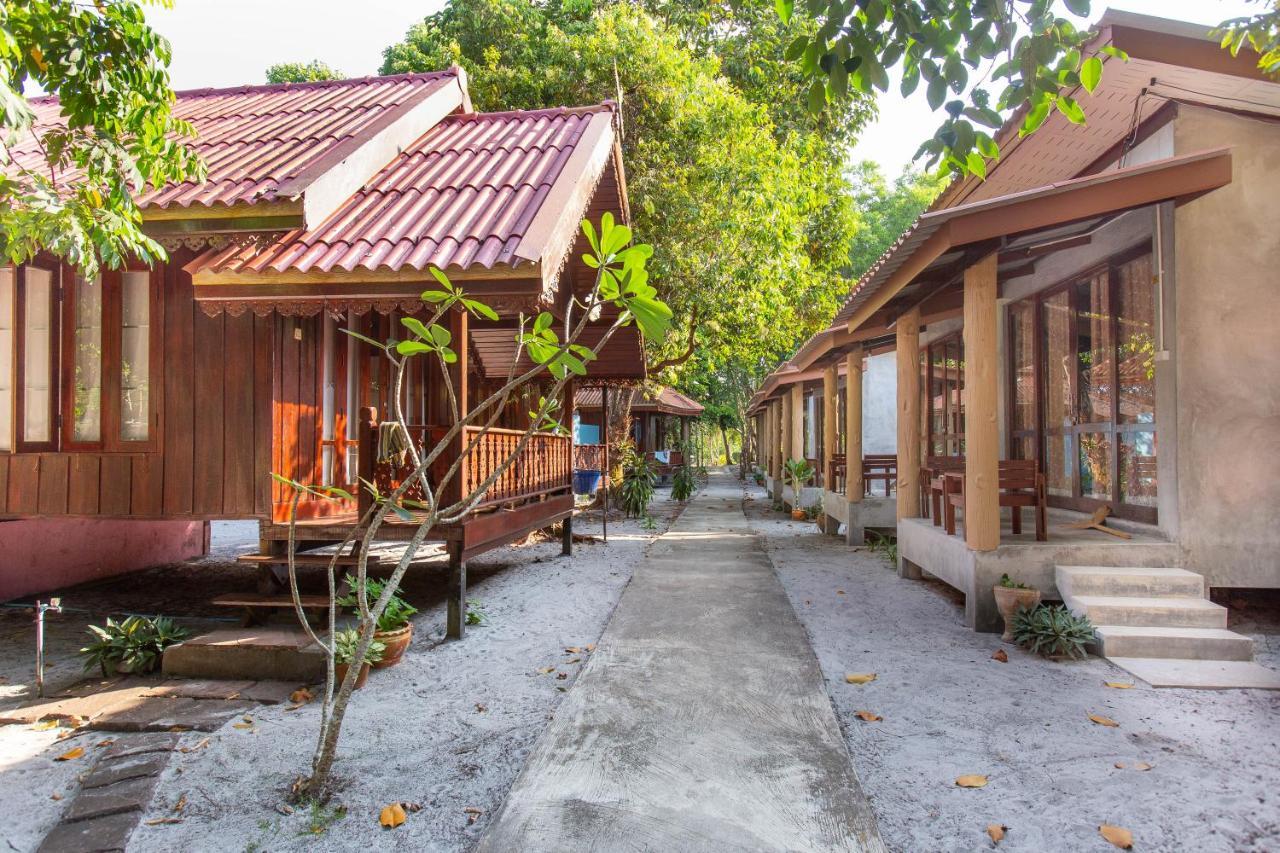 Frog Beach House Koh Phayam Buitenkant foto